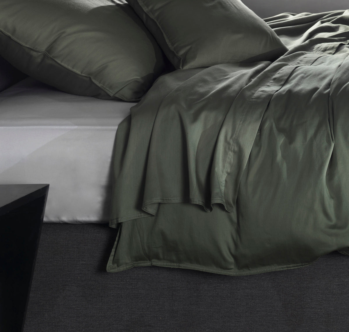 Zo Home laken Satinado Army Green satijn