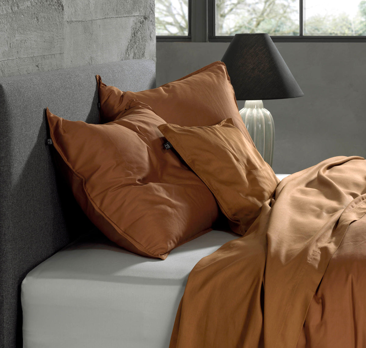 Zo Home kussensloop Satinado Cognac Brown satijn