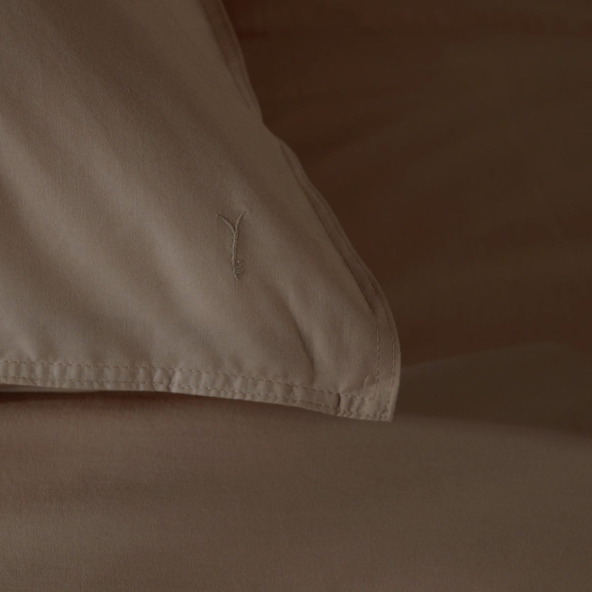 Yellow dekbedovertrek Suite Nairobi Plaza taupe gewassen katoen