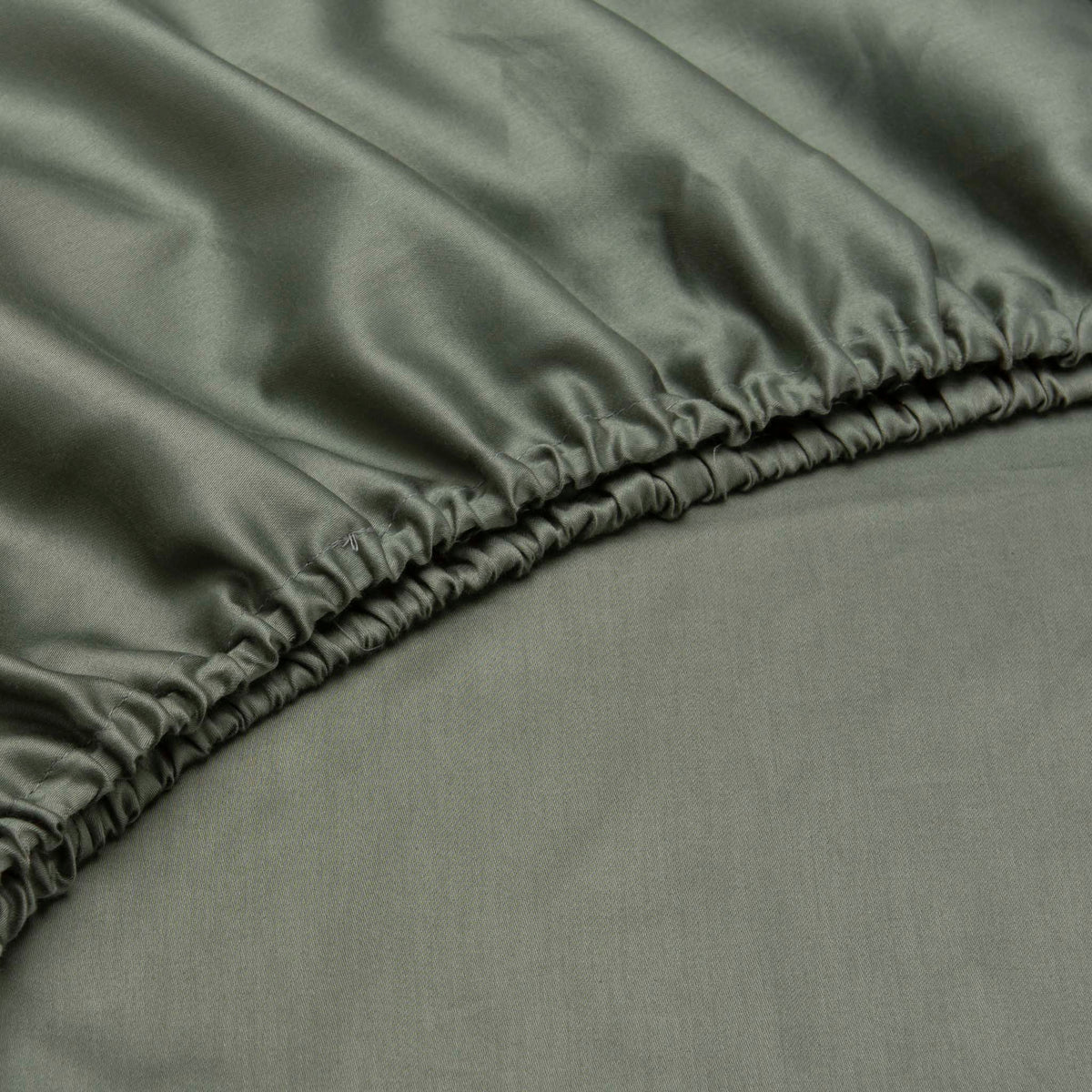 Zo Home hoeslaken Satinado Army Green satijn