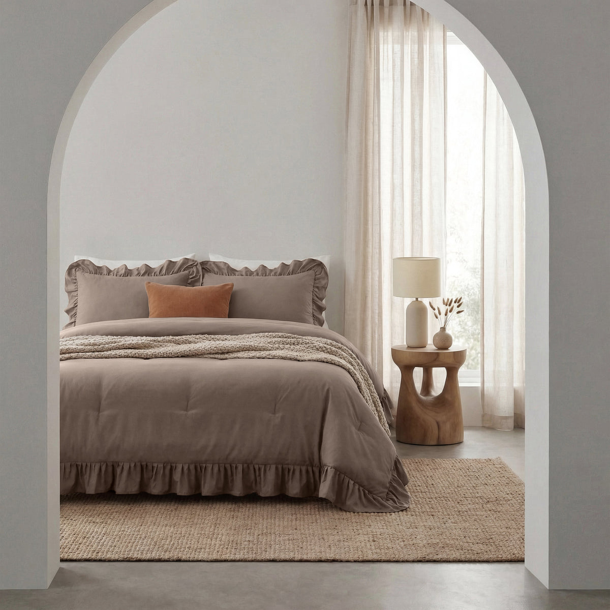 Sleeptime lazy dekbed Ruffles Taupe