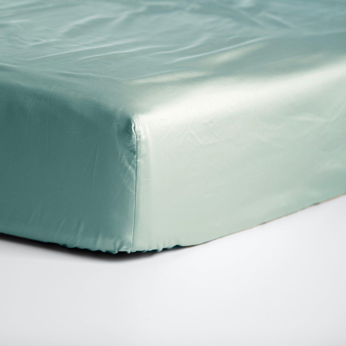 Cinderella hoeslaken Sundays Mineral Green satijn