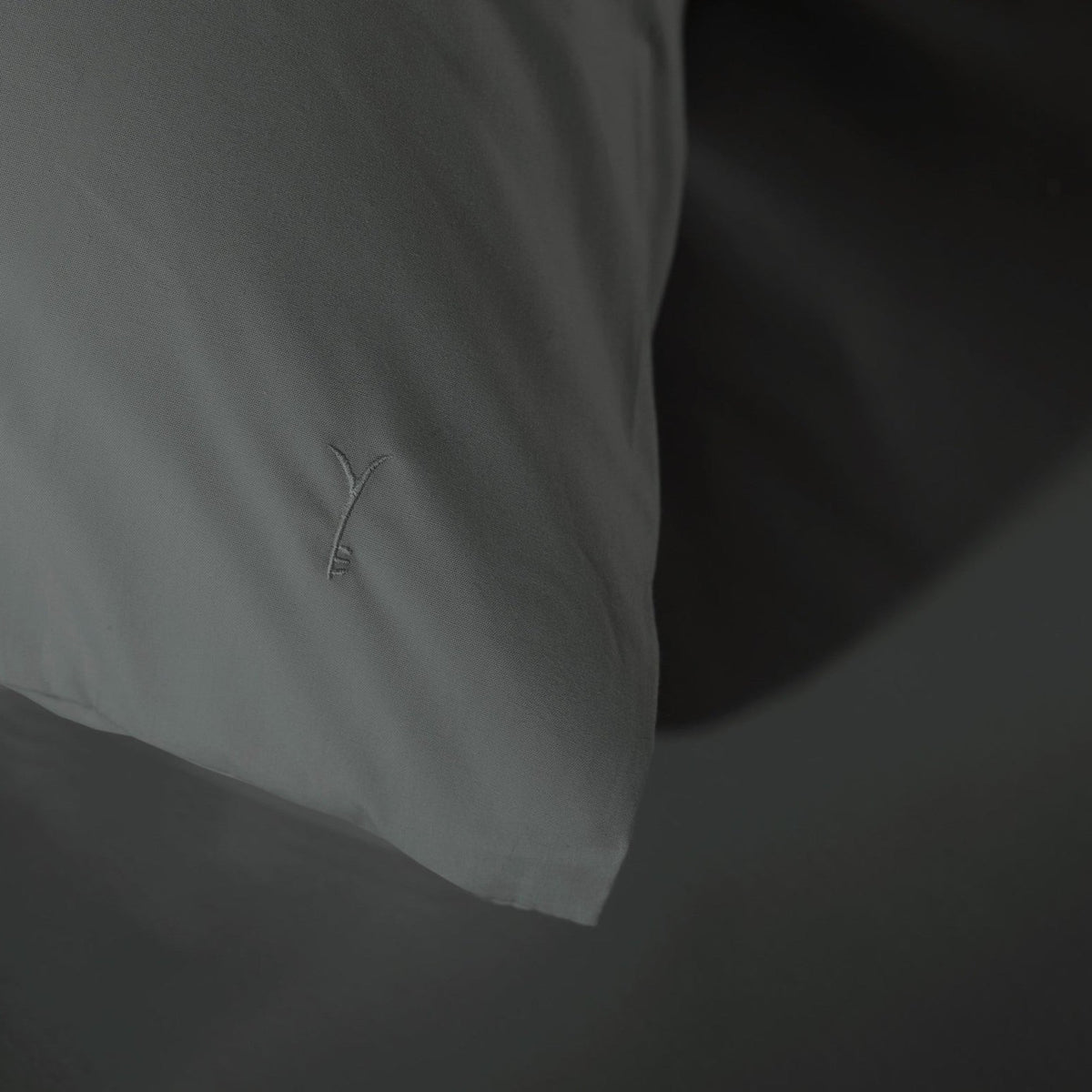 Yellow dekbedovertrek Suite Mumbai Beluga Grey katoen percale
